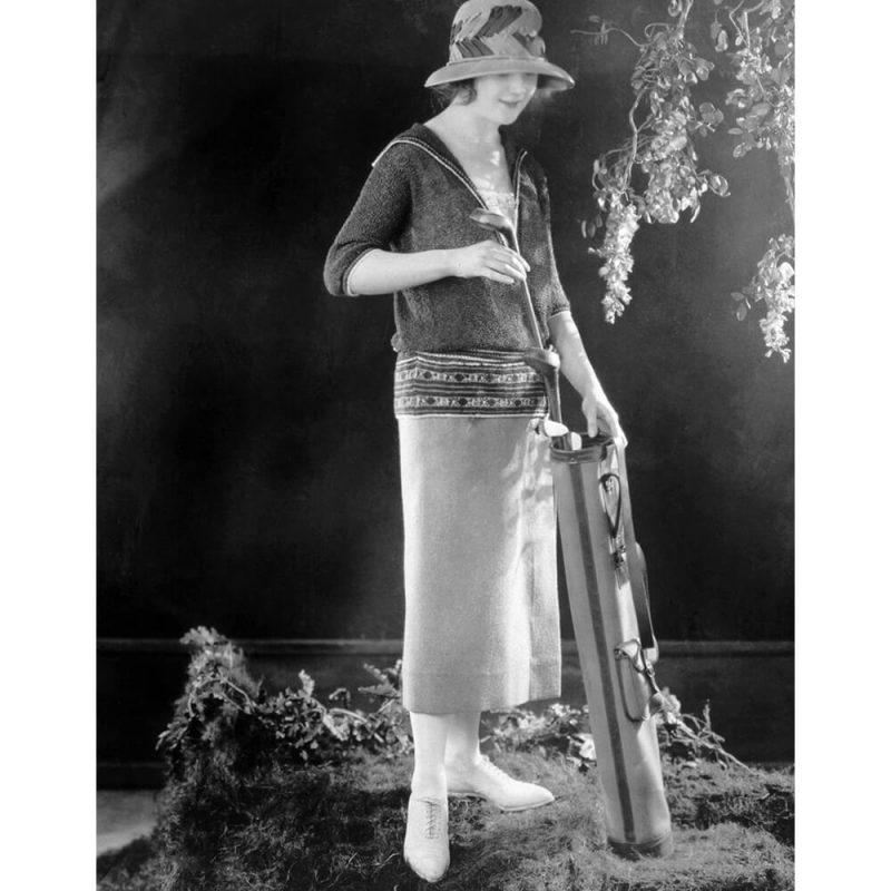 SG2122 vintage photo retro woman golfing outfit golf
