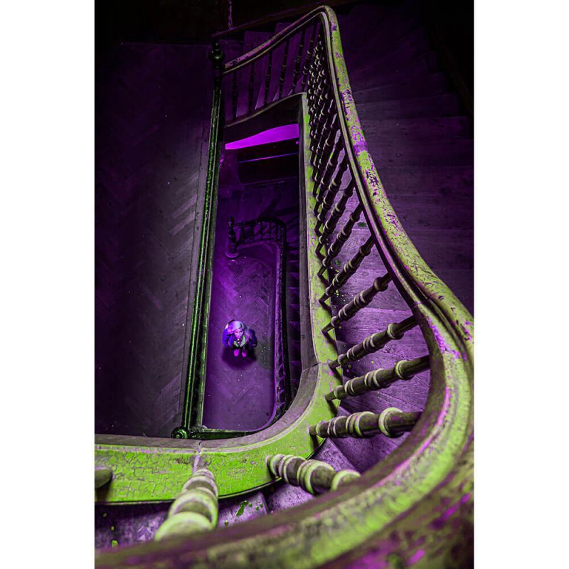 TM1275 architecture purple bannister