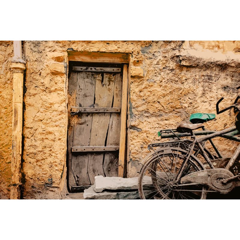 TM1573 bicycles wooden door orange
