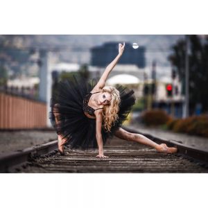 TM1727 dancer on railway line