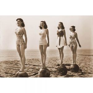 TM2222 vintage photo beach girls sepia