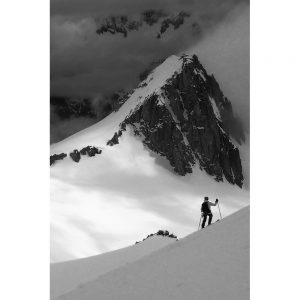 TM2274 climber snow mountains mono