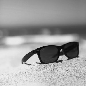TM2380 sunglasses beach sand sea mono