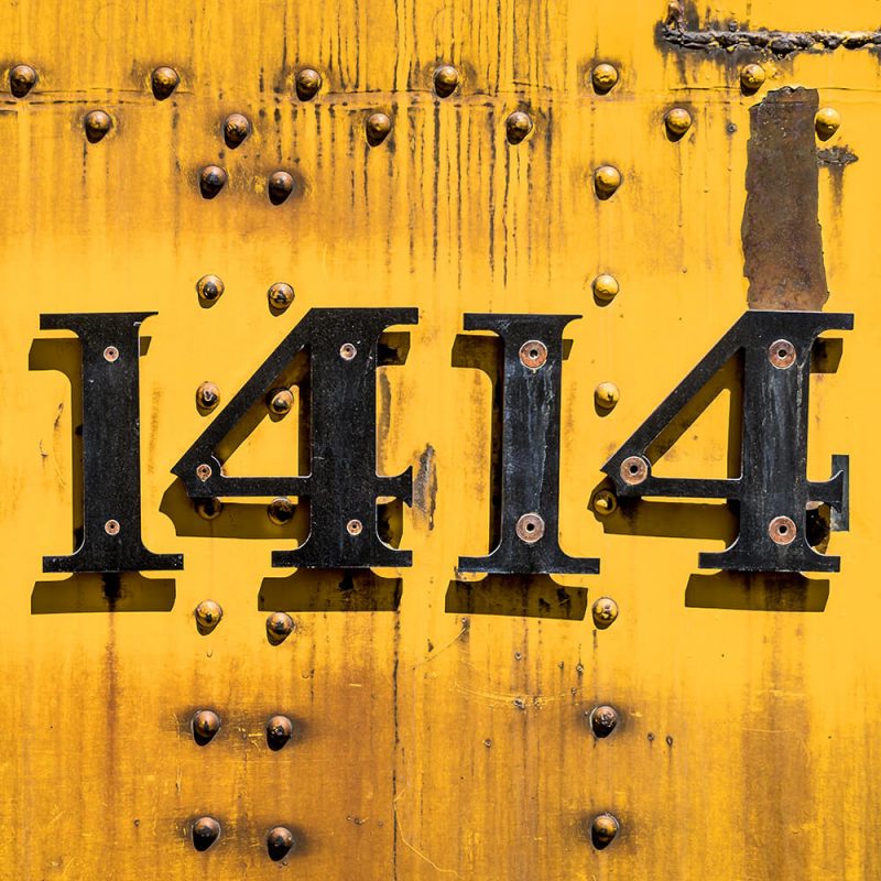 TM2951 yellow numbers train