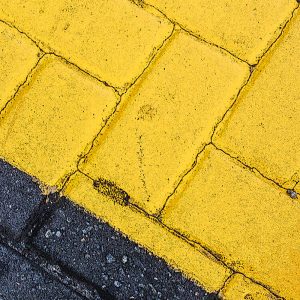 TM2984 yellow road bricks detail