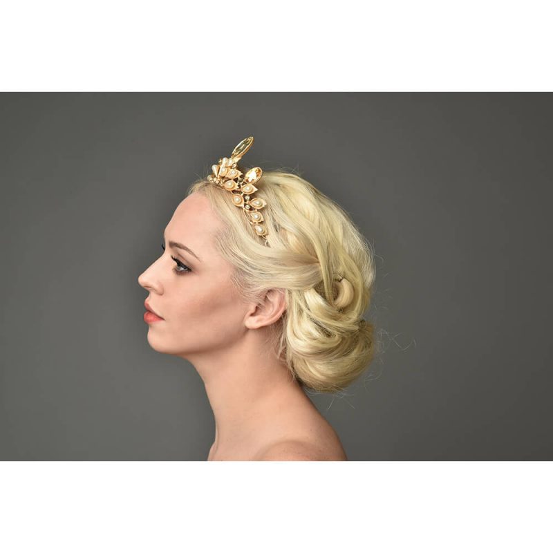 SG2749 portrait profile blonde woman tiara