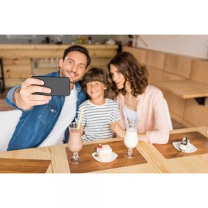 SG2872 happy family selfie cafe desserts milkshakes